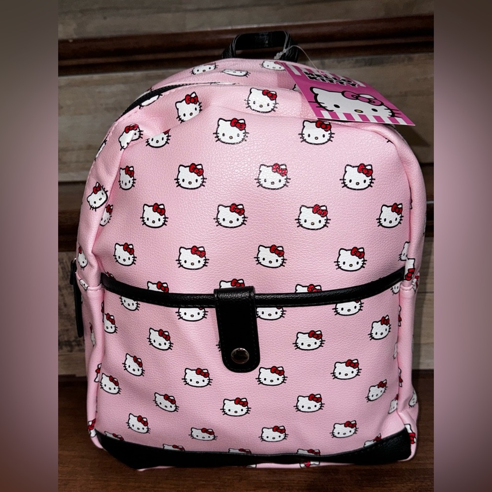 ✅ Super Cute 🥰 Hello Kitty Super Cute Backpack 🎒- NEW